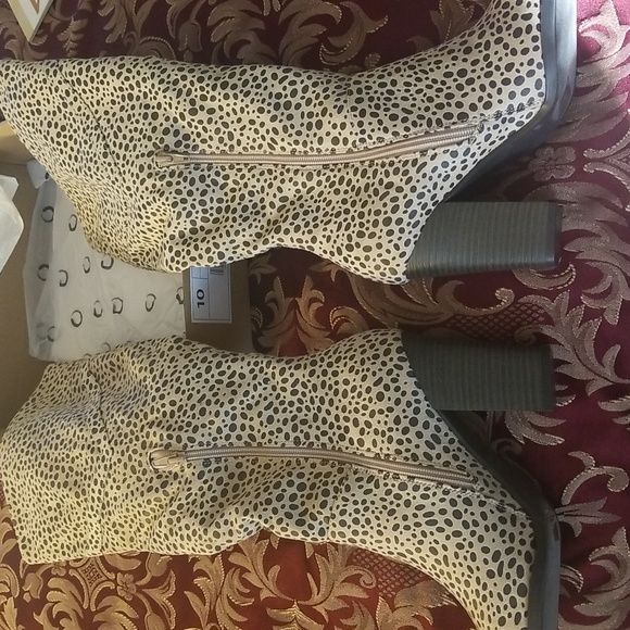 Animal Print Knee High Boots - Picture 4 of 4